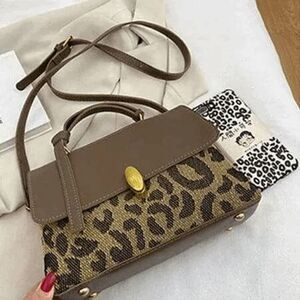 Ladies Leopard Ladies Fashionable Purse